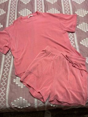 Tres Bien Pink Ribbed Lounge Top & Shorts Set